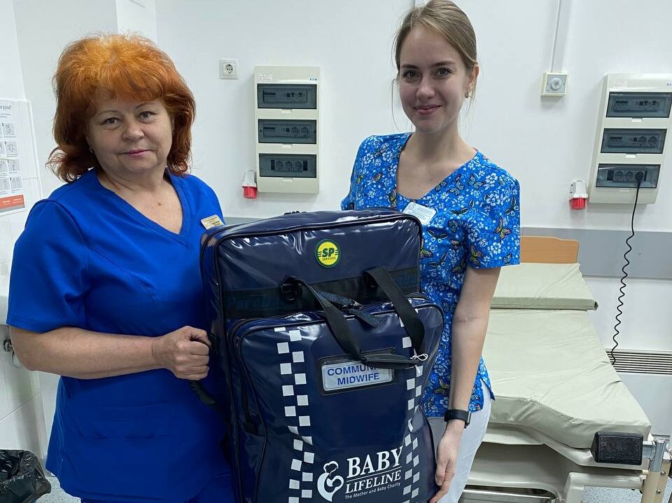 Healthcare professionals in Ukraine receive a Baby Lifeline community midwives' bag
