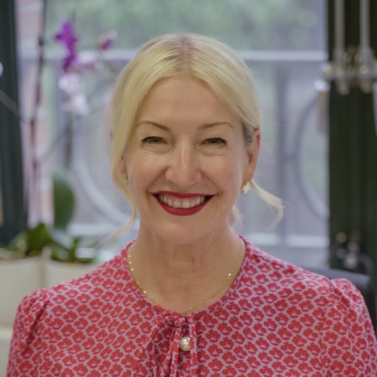 Dr Alison Wright
