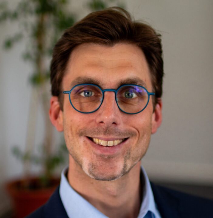 Dr Jan van der Scheer